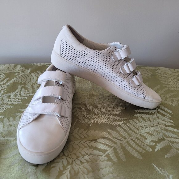 Micheal Kors Shoes - Picture 1 of 8